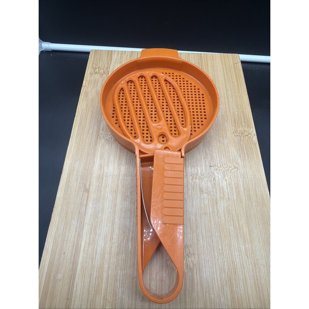 Vintage Tupperware Sift-It Paddle Hand-Held Sifter Harvest Orange USA